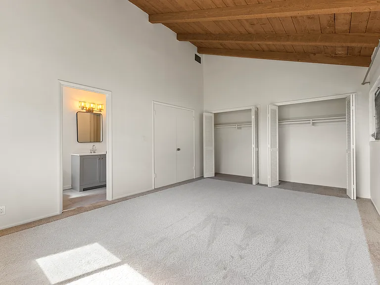 7247 Alakoko St — Photo 18