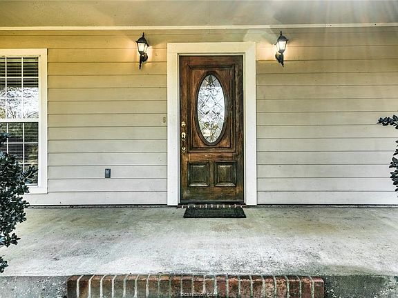 2nd image of 1606 Eastridge Ln