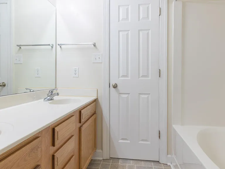 401 Springwood Dr — Photo 16