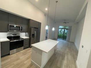 8110 NW 56th St #102, Miami, FL 33166