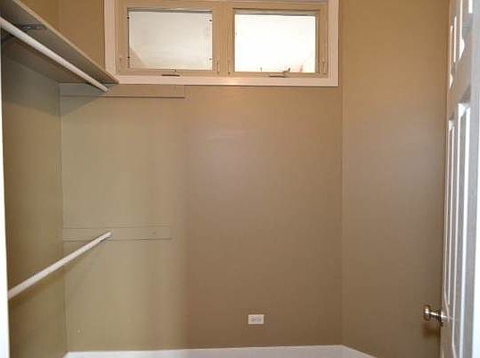 4th image of 4322 N Western Ave #32