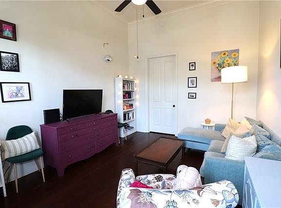 3rd image of 3144 Chippewa St