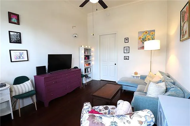 3144 Chippewa St — Photo 3