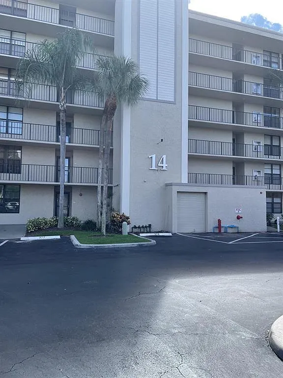 2 bed, 2.0 bath, 1095 sqft, $2,300 — Photo 4