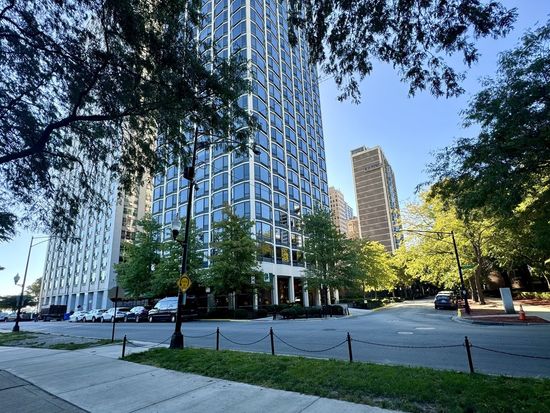 1555 N Astor St APT 7W, Chicago, IL 60610