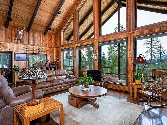 2nd image of 130 Wagon Wheel Rd