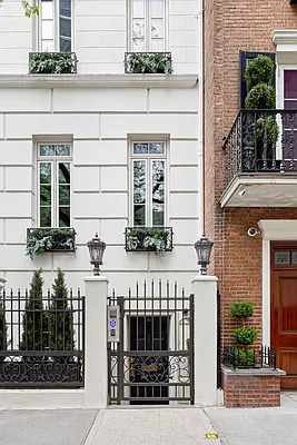 Sold by OFFICIAL | media 20