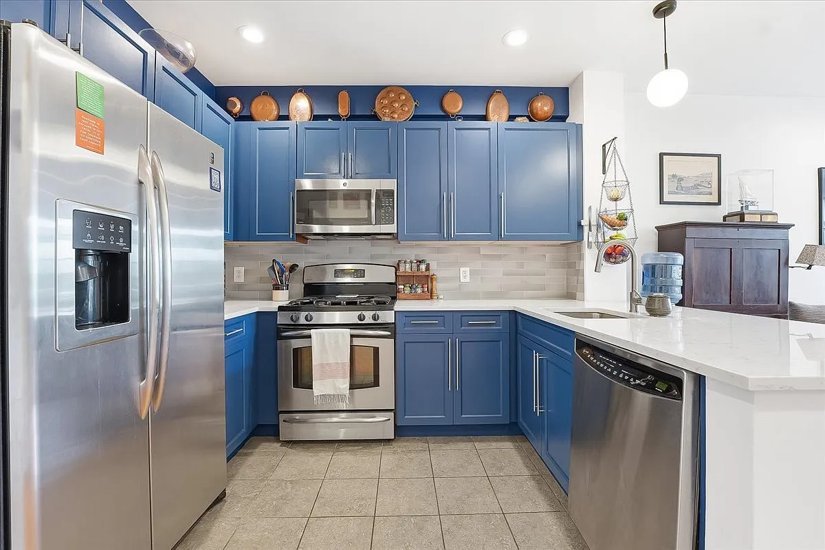 1 bed, 766 sqft, $3,200 — Photo 3