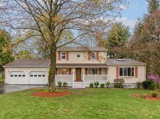 22 McIntosh Rd, Chelmsford, MA 01824