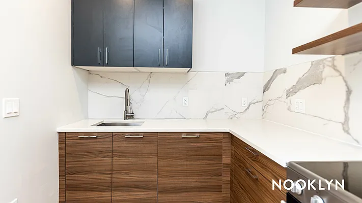 Rented by Nooklyn NYC LLC | media 100