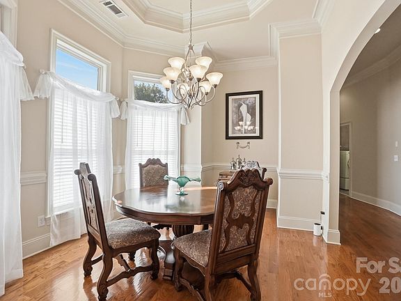 5th image of 11855 Churchfield Ln