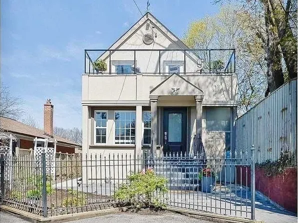 63 Stephen Dr, Toronto, ON M8Y 3M8