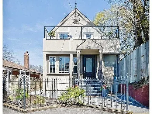 63 Stephen Dr Photo 1
