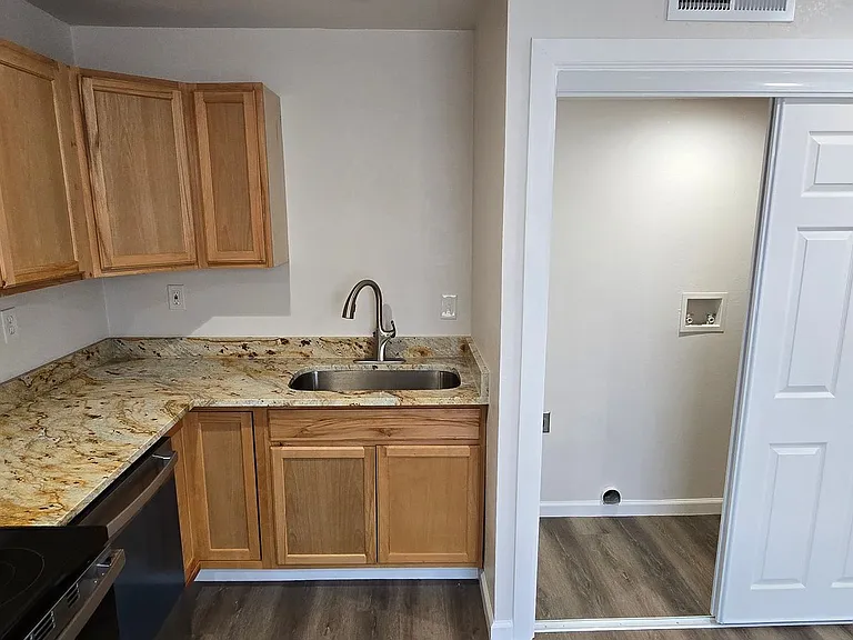 Clems Road Apartments — Photo 8