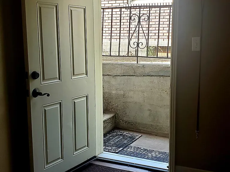 1375 E Gilmer Dr — Photo 23