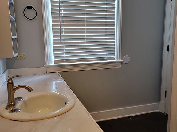 5th image of 103 S 15th Ave #3