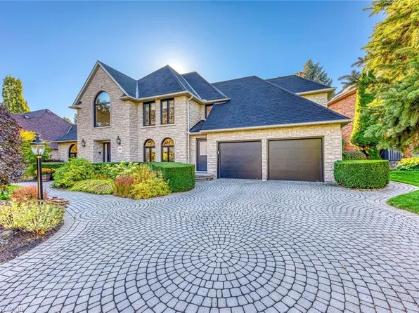 54 Deerview Ave, Hamilton, ON L9G 4R8