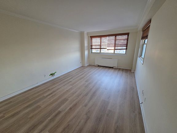 3rd image of 30 Lake St APT 1J