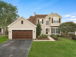 6 Elizabeth Ct, Lake In The Hills, IL 60156