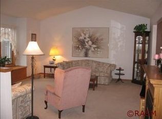 121 Thissen Ct, Mankato, MN 56001