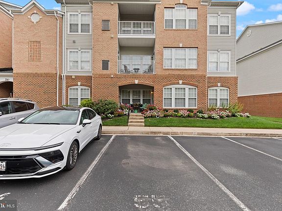 3rd image of 710 Kings Path Unit 28