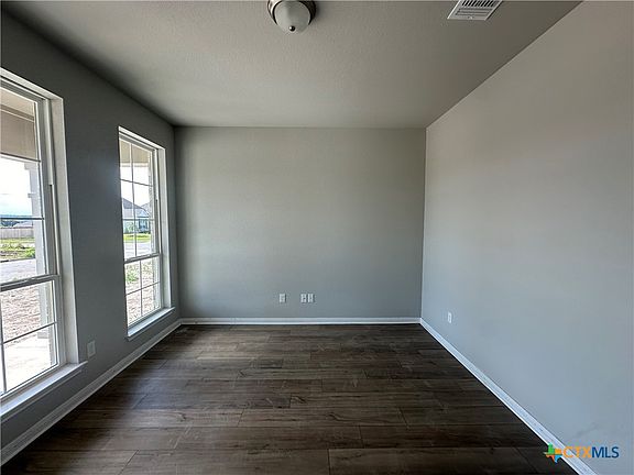 5th image of 1845 Horatio St