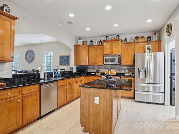 4th image of 15244 Legend Oaks Ct