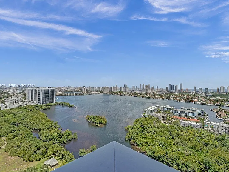 16385 Biscayne Blvd #3107 — Photo 34