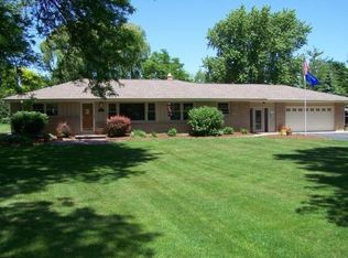 17830 Gebhardt Rd, Brookfield, WI 53045
