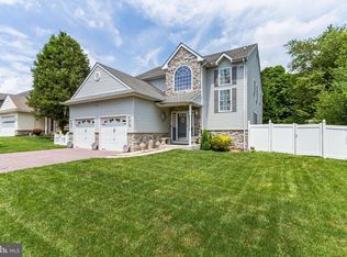 12 Preston Rd, Brookhaven, PA 19015