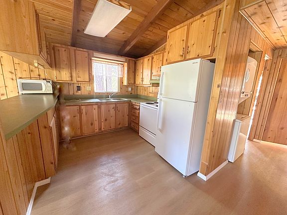 4th image of 2215 Bernina Dr