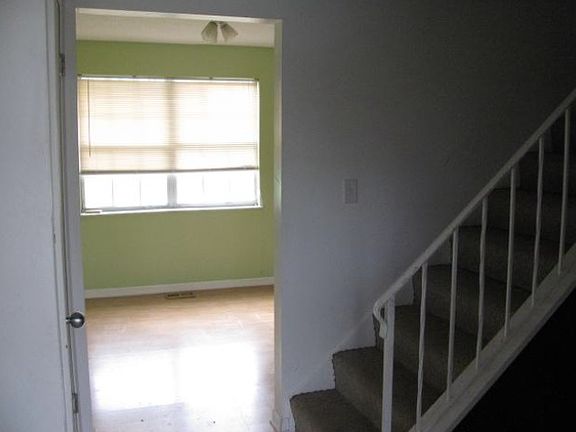 5th image of 4430 Greenmeadow Ct
