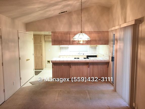 2nd image of 752 W Indianapolis Ave