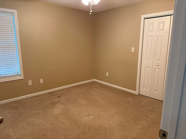 492 Glenshire Ln — Photo 16