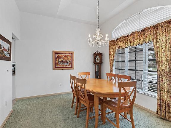 5th image of 243 Broadmoor Ln