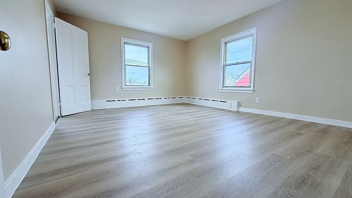 3 bed, 1400 sqft, $2,800 — Photo 3