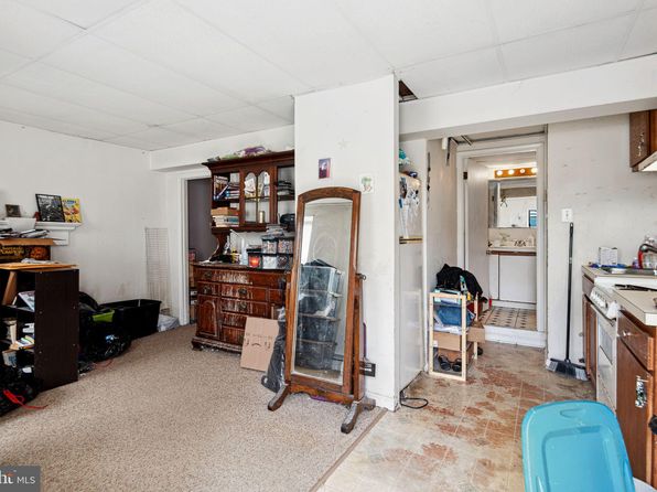 1302 Amosland Rd, Prospect Park, PA 19076