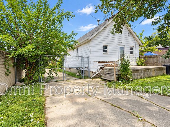 4th image of 8030 Chalmers Ave