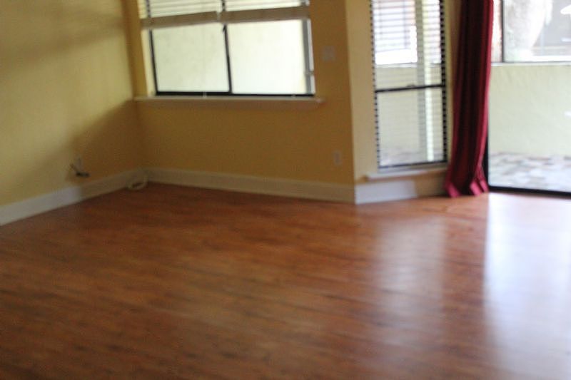 1st image of 1561 Lakeview Dr Unit 927
