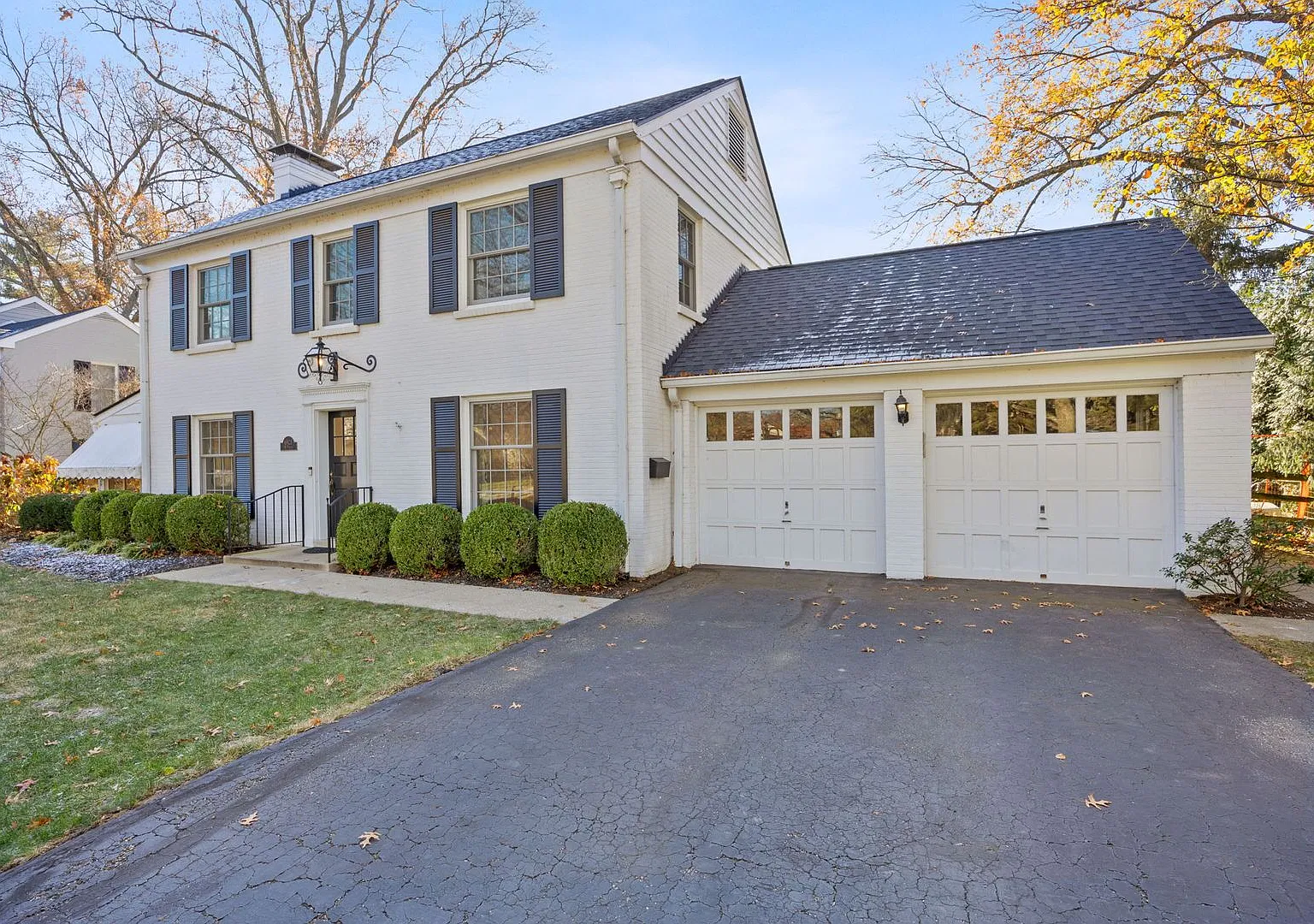 Mariemont- Gorgeous 3 bed 3 bath, 2 car, private yard — Photo 4
