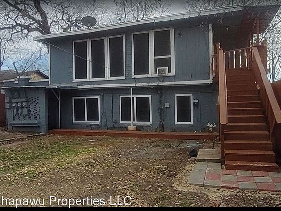 3rd image of 150 Bank St