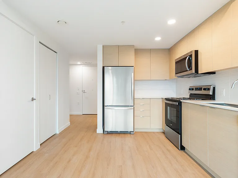 3655 Victoria Dr — Photo 28