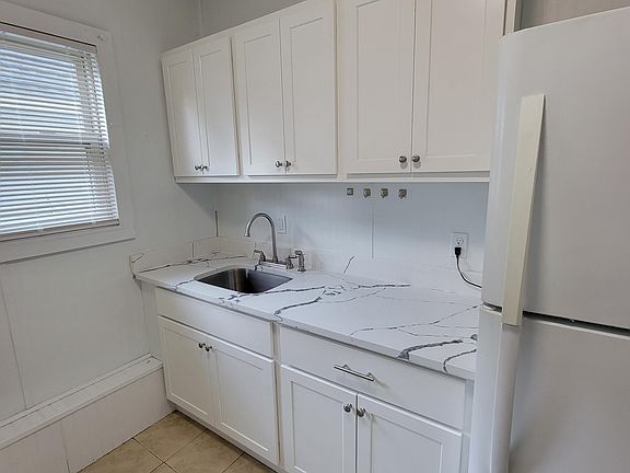 3rd image of 633 Park Ave APT 1