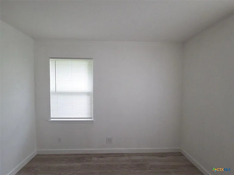 1315 Estes Dr — Photo 8