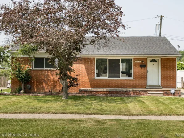 27630 Mackenzie Dr, Westland, MI 48185