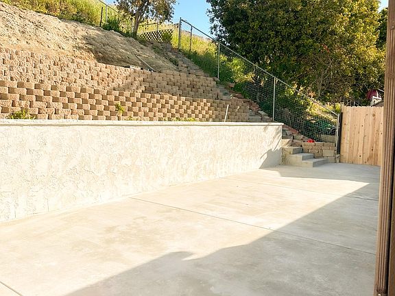 4th image of 4546 Beverly Glen Dr
