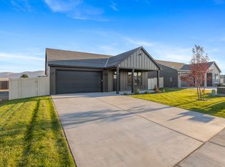 1415 Jenna Ave, Benton City, WA 99320