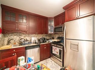 20-52 36th St #3, Astoria, NY 11105