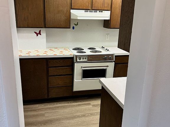 3rd image of 207 S Hayes Ave #4