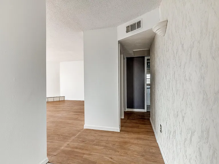 6728 N Meridian Ave #F — Photo 7
